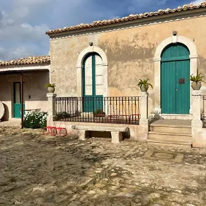 Chiusa Del Curiale - Ospitalità In Vigna , Comiso Italia